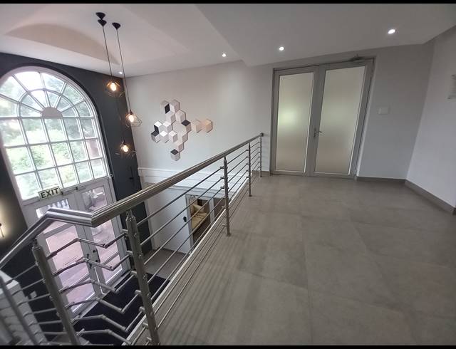 355M² OFFICE TO LET IN BRYANSTON